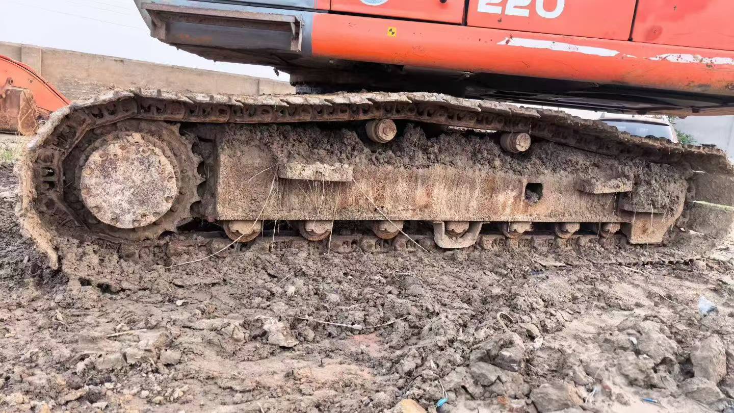 Buy Hitachi ZX200-6 Used Excavator / 9