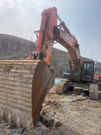 Buy Doosan DX560LC-9C ACE Used Excavator / 2 Buy Doosan DX560LC-9C ACE Used Excavator / 2