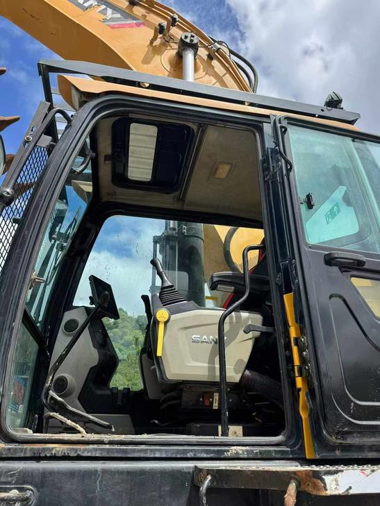 Buy Sany SY750H Used Excavator / 1