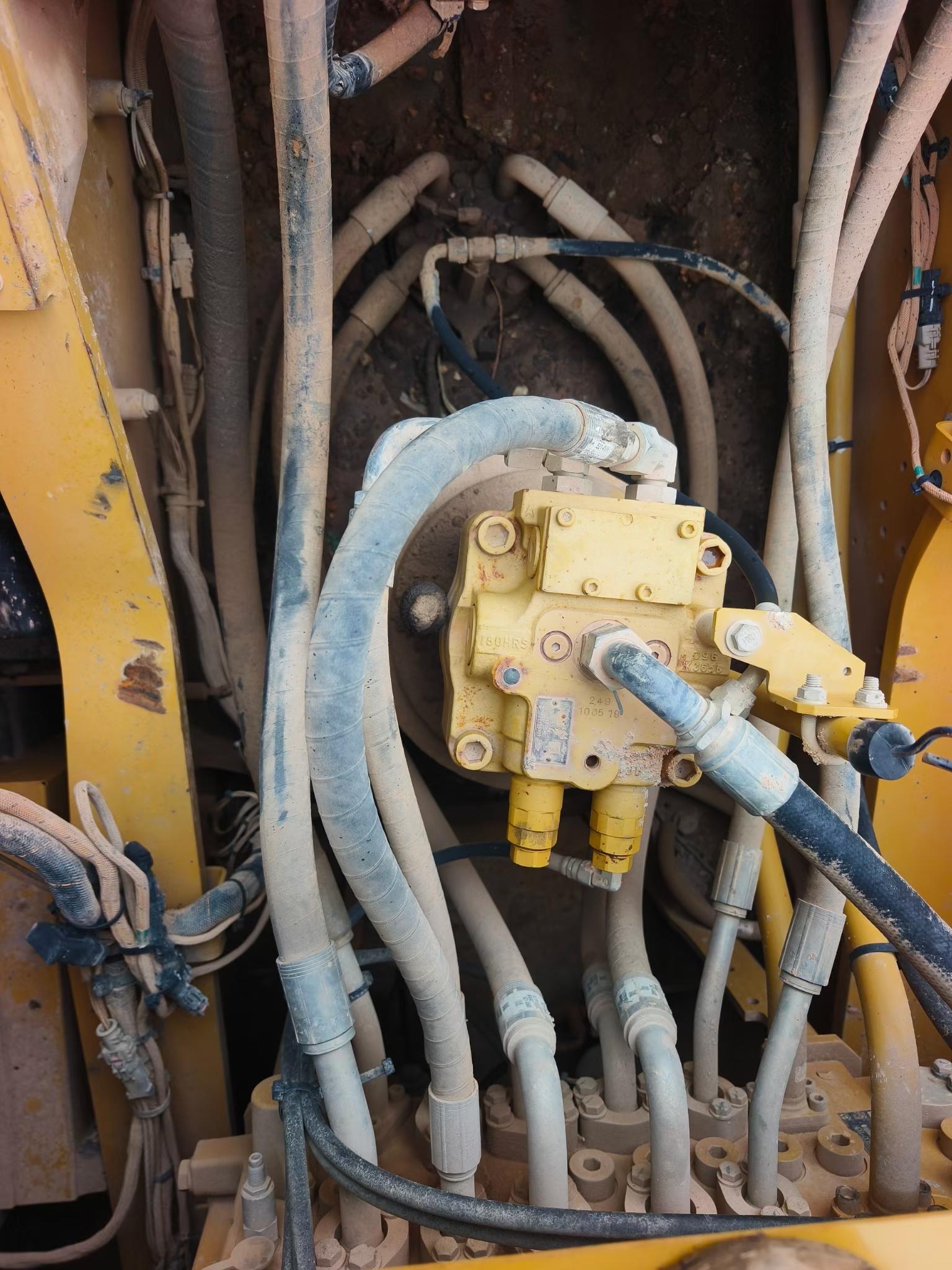 Buy Caterpillar 326DL Used Excavator / 6 Buy Caterpillar 326DL Used Excavator / 6