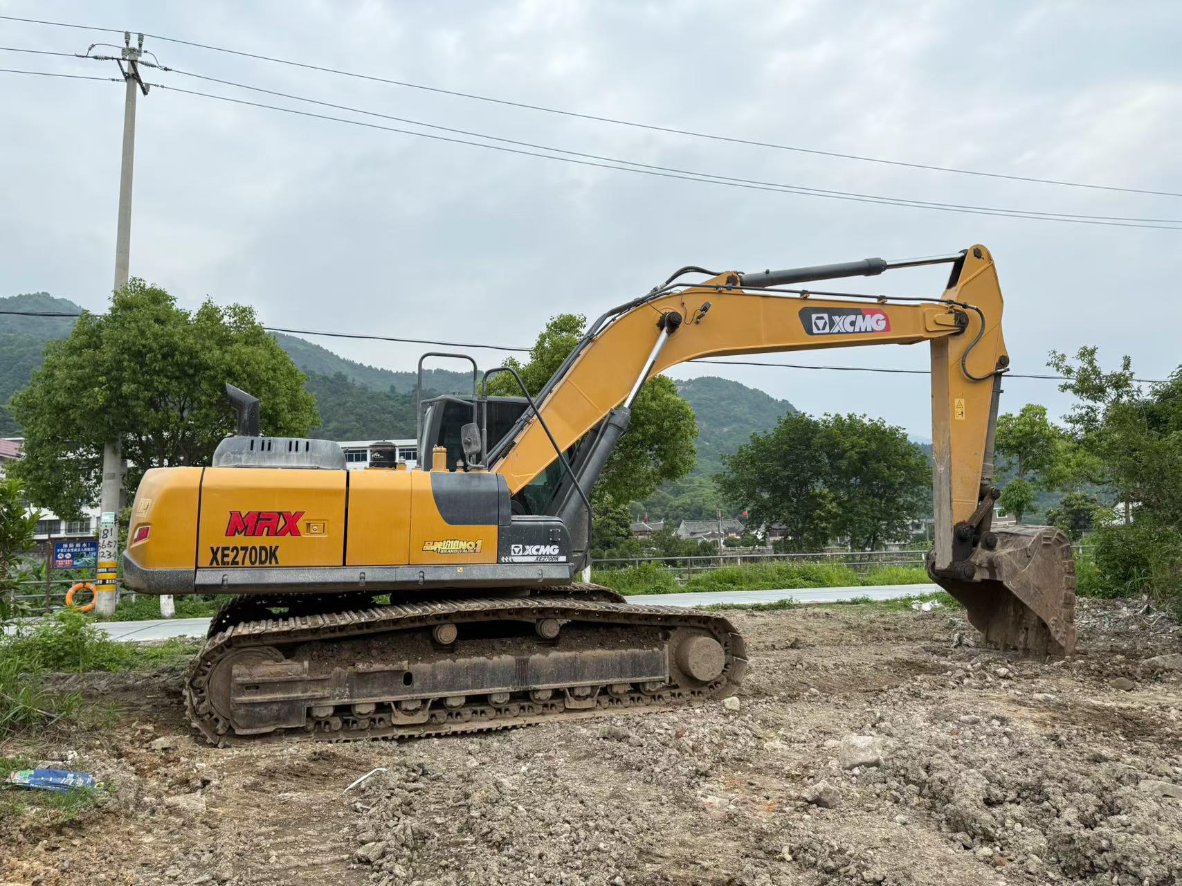 Compre Excavadora XCMG XE270DK Usada / 9
