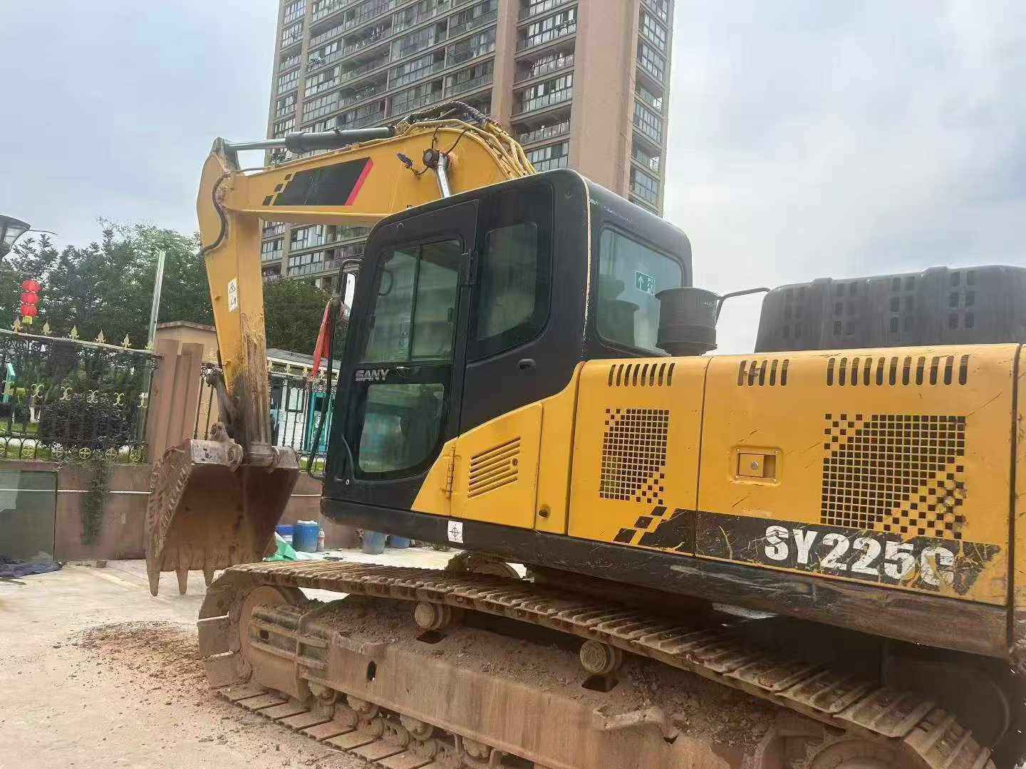 Buy Sany SY205C Used Excavator / 2