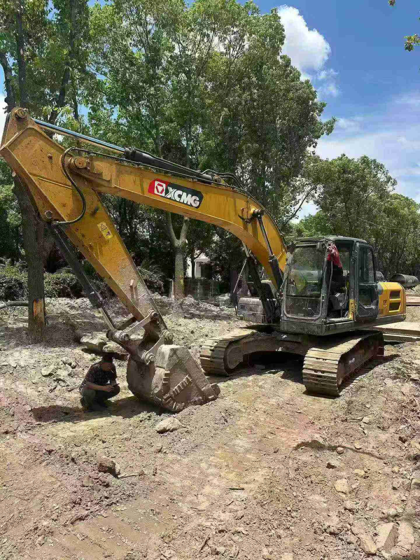 Buy XCMG XE200 Used Excavator / 8