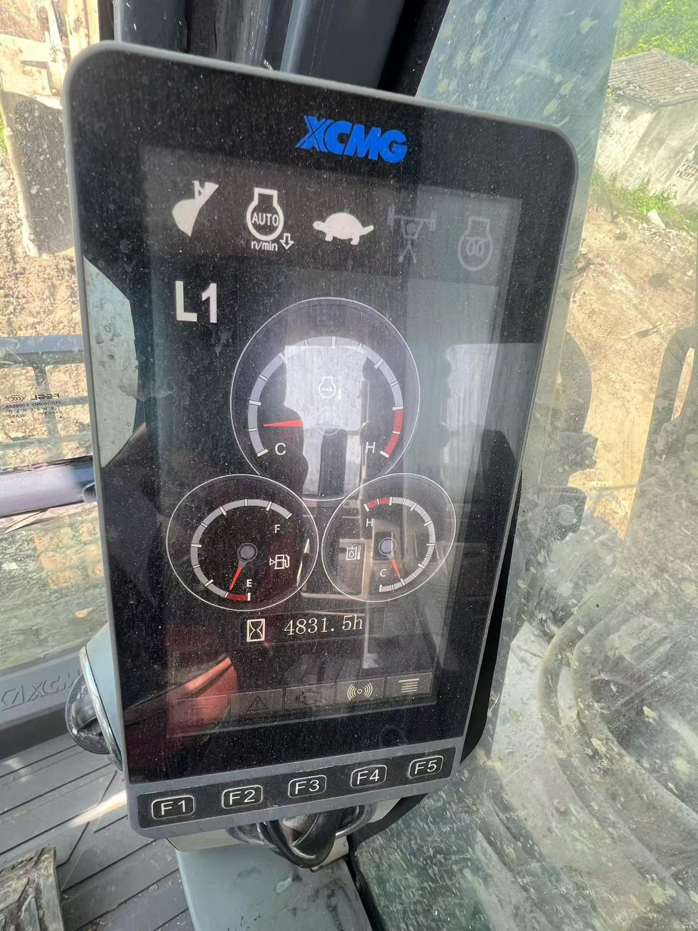 شراء حفارة XCMG XE370 مستعملة / 4
