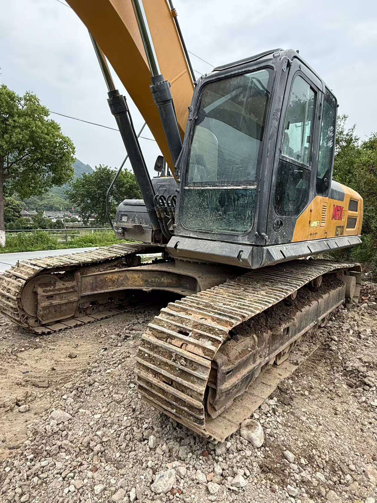 Compre Excavadora XCMG XE270DK Usada / 2