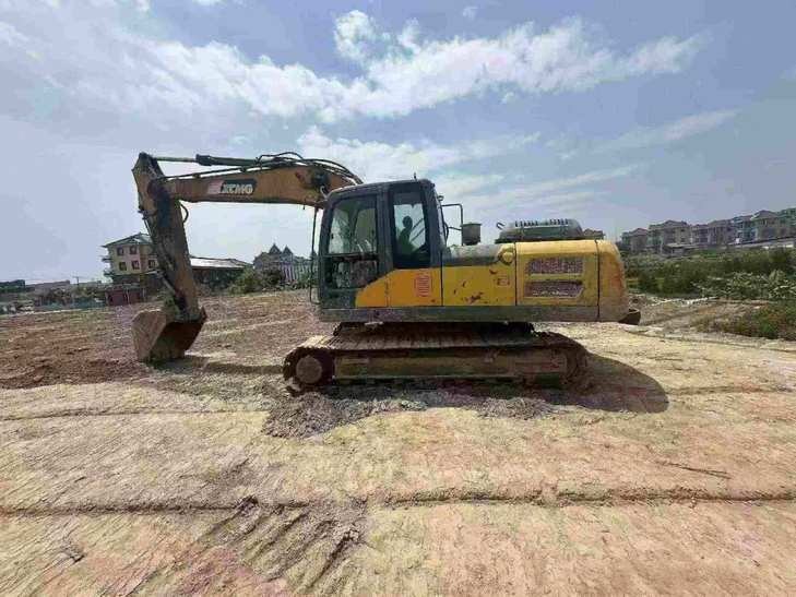 Buy XCMG XE200 Used Excavator / 1