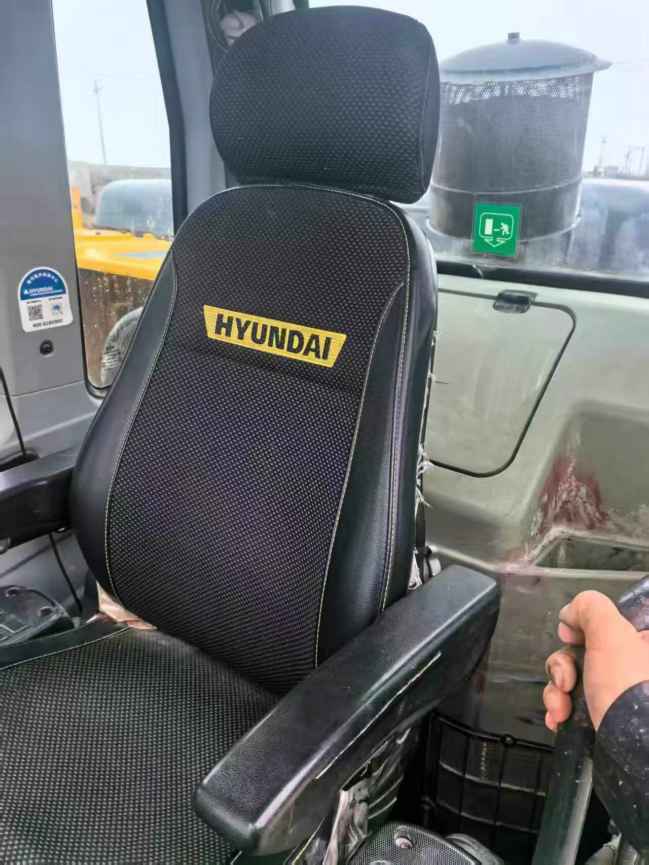 Buy Hyundai R215-7 Used Excavator / 9 Buy Hyundai R215-7 Used Excavator / 9