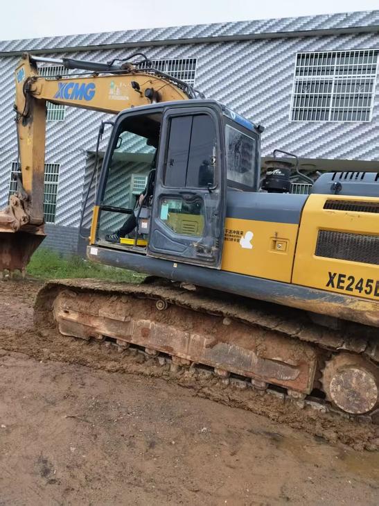 Buy XCMG XE200 Used Excavator / 1