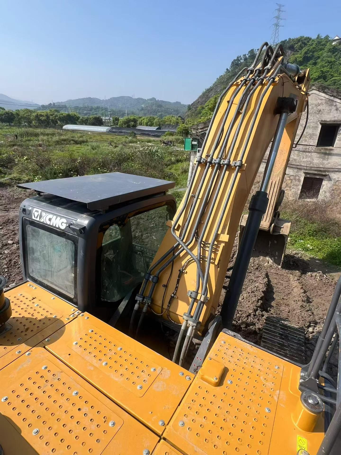 شراء حفارة XCMG XE370 مستعملة / 9