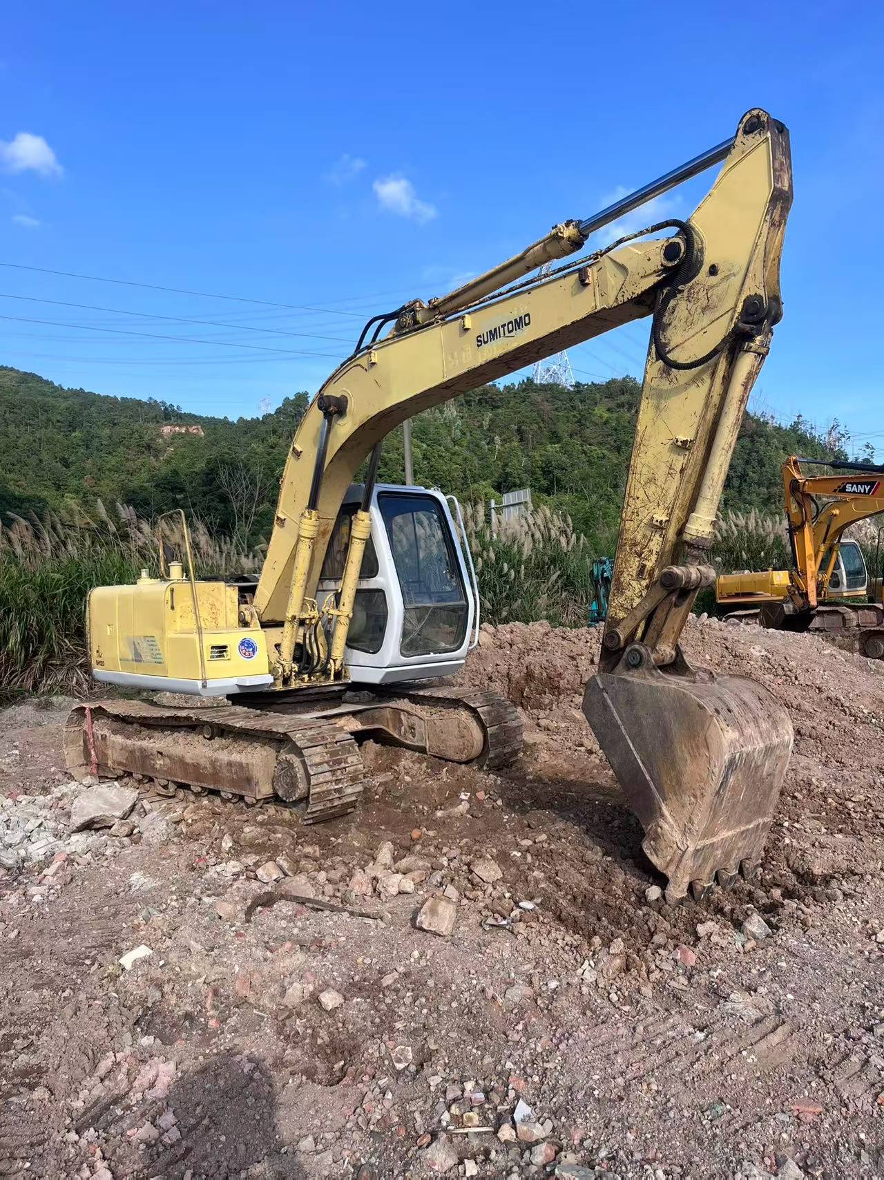 Buy Sumitomo SH120 Used Excavator / 2 Buy Sumitomo SH120 Used Excavator / 2