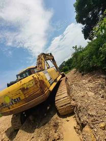 Buy Komatsu PC270-7 Used Excavator / 3 Buy Komatsu PC270-7 Used Excavator / 3