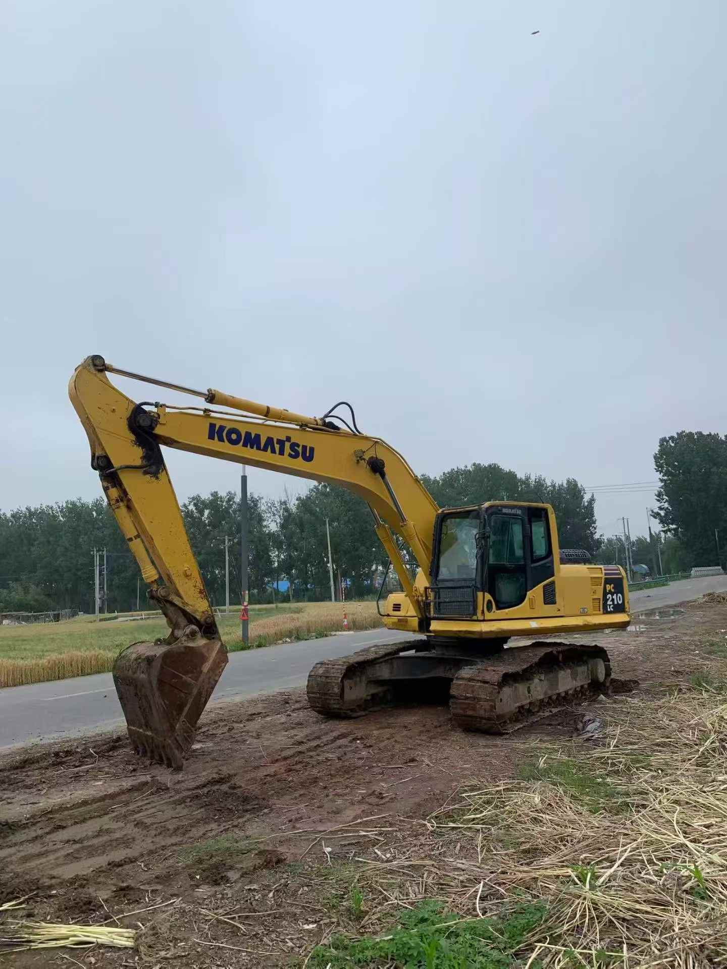 Buy Komatsu PC210LC-8 Used Excavator / 2