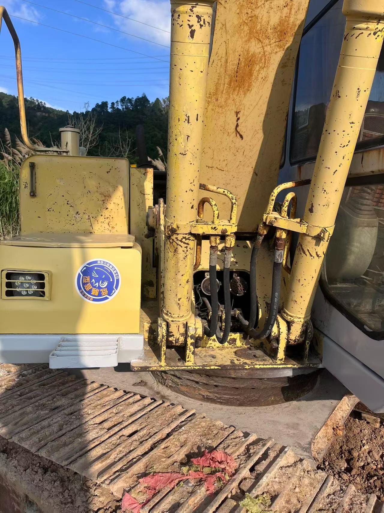 Buy Sumitomo SH120 Used Excavator / 4 Buy Sumitomo SH120 Used Excavator / 4