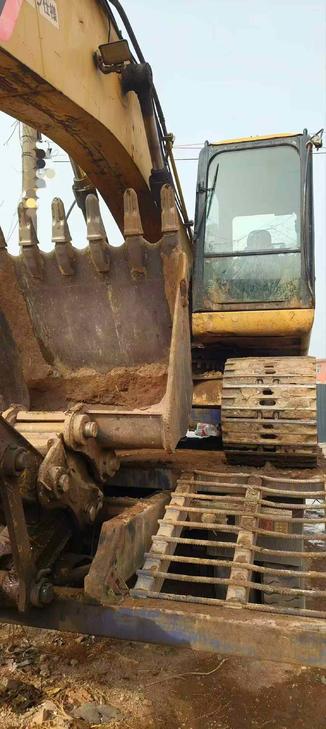 Buy Caterpillar 320D Used Excavator / 1