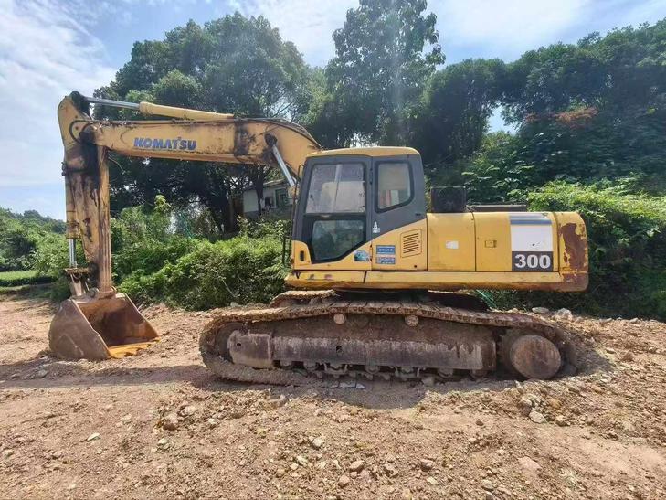 Buy Komatsu PC270-7 Used Excavator / 1