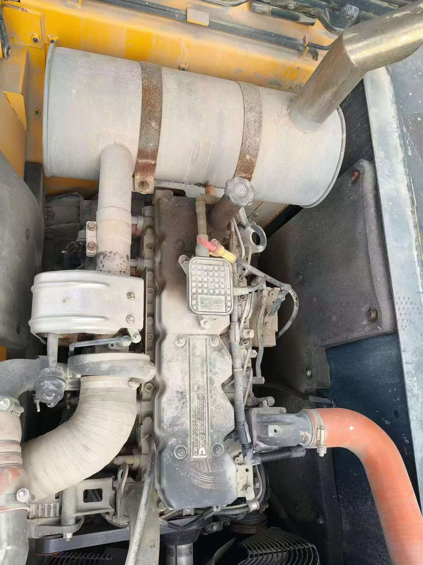 Compre Escavadeira Hyundai R215-7 Usada / 5