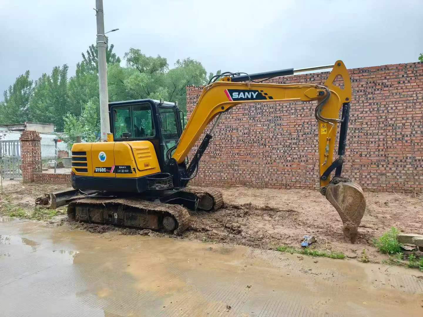 Buy Sany SY60 Used Excavator / 9