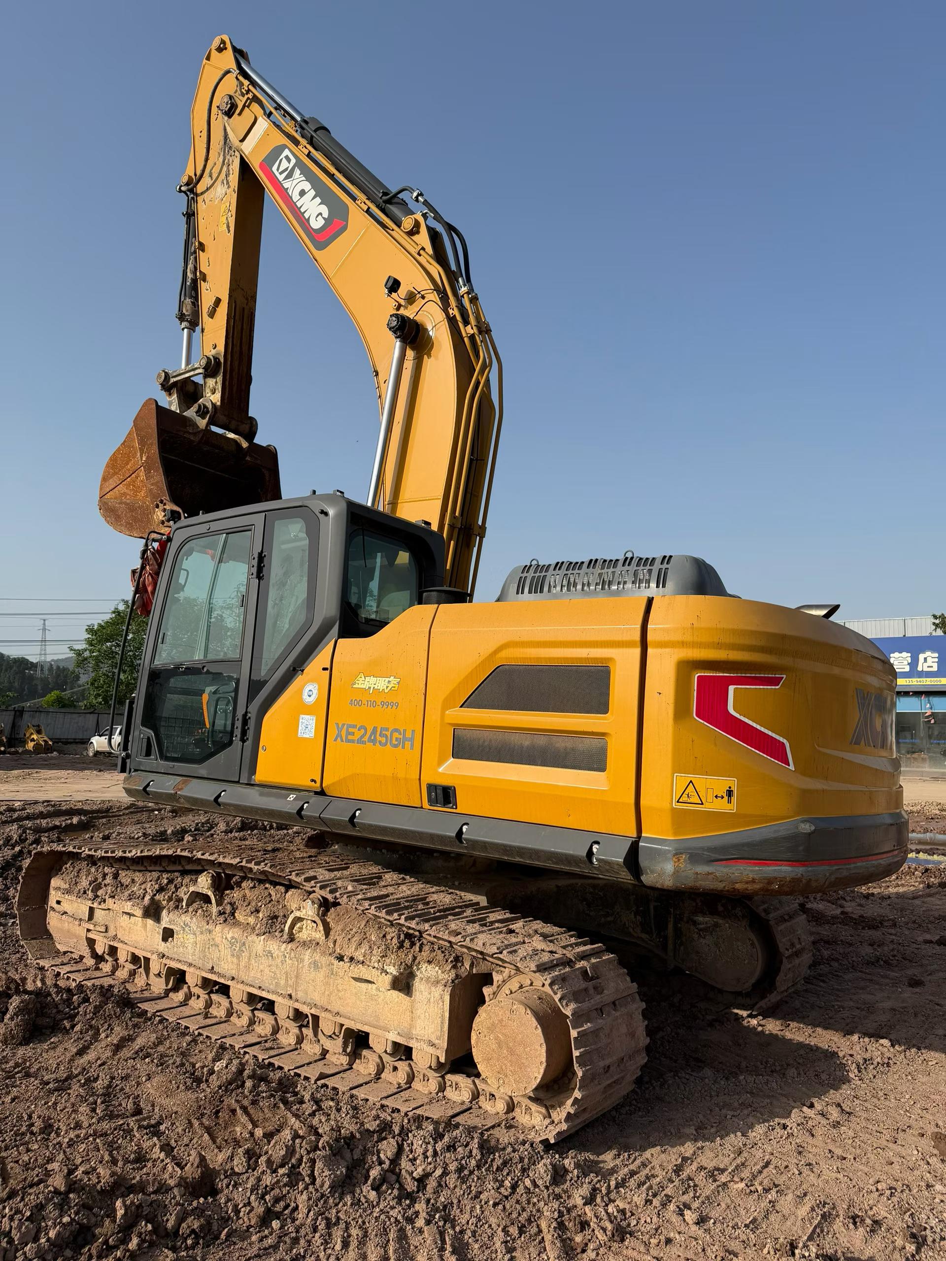 Compre Excavadora XCMG XE245GH Usada / 9