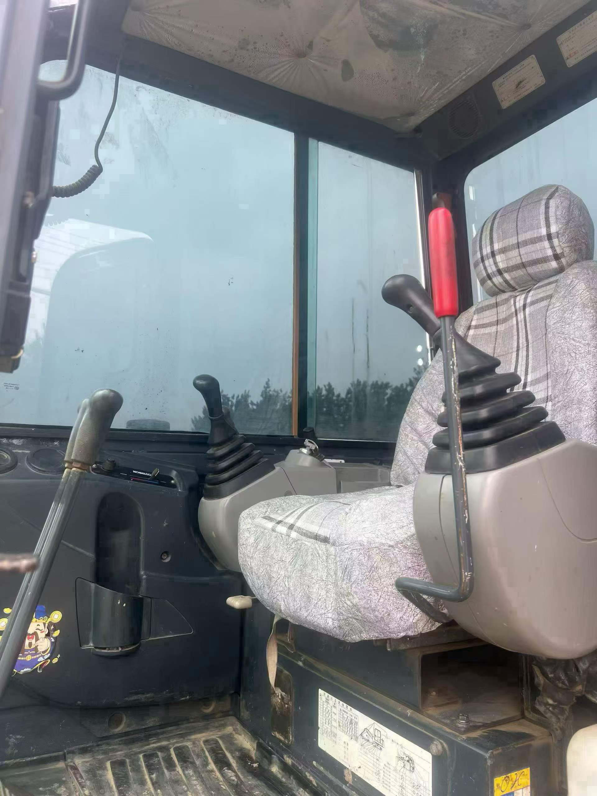 Buy Kobelco SK60 Used Excavator / 5