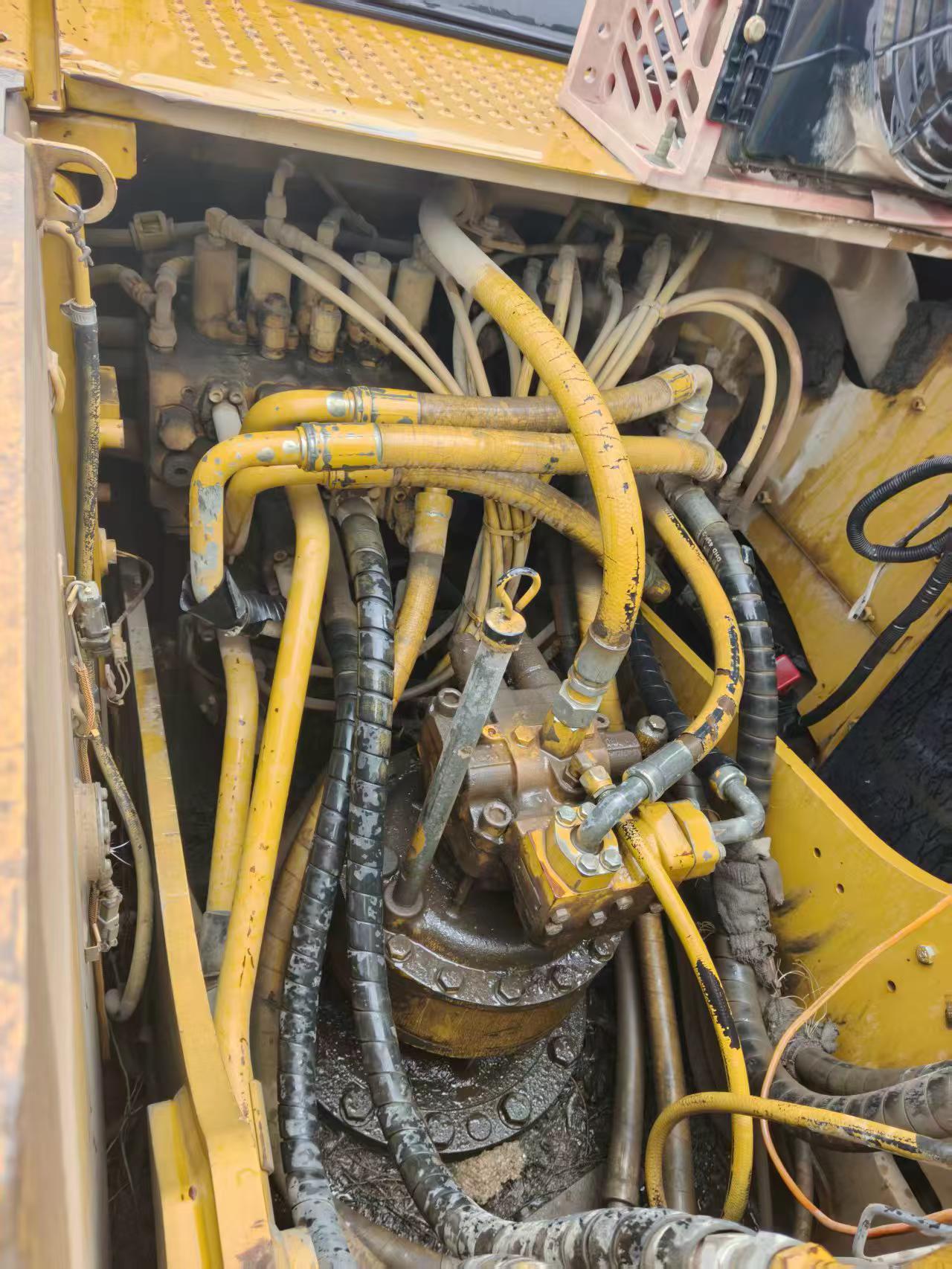Купить Подержанный Экскаватор Caterpillar 323 / 9