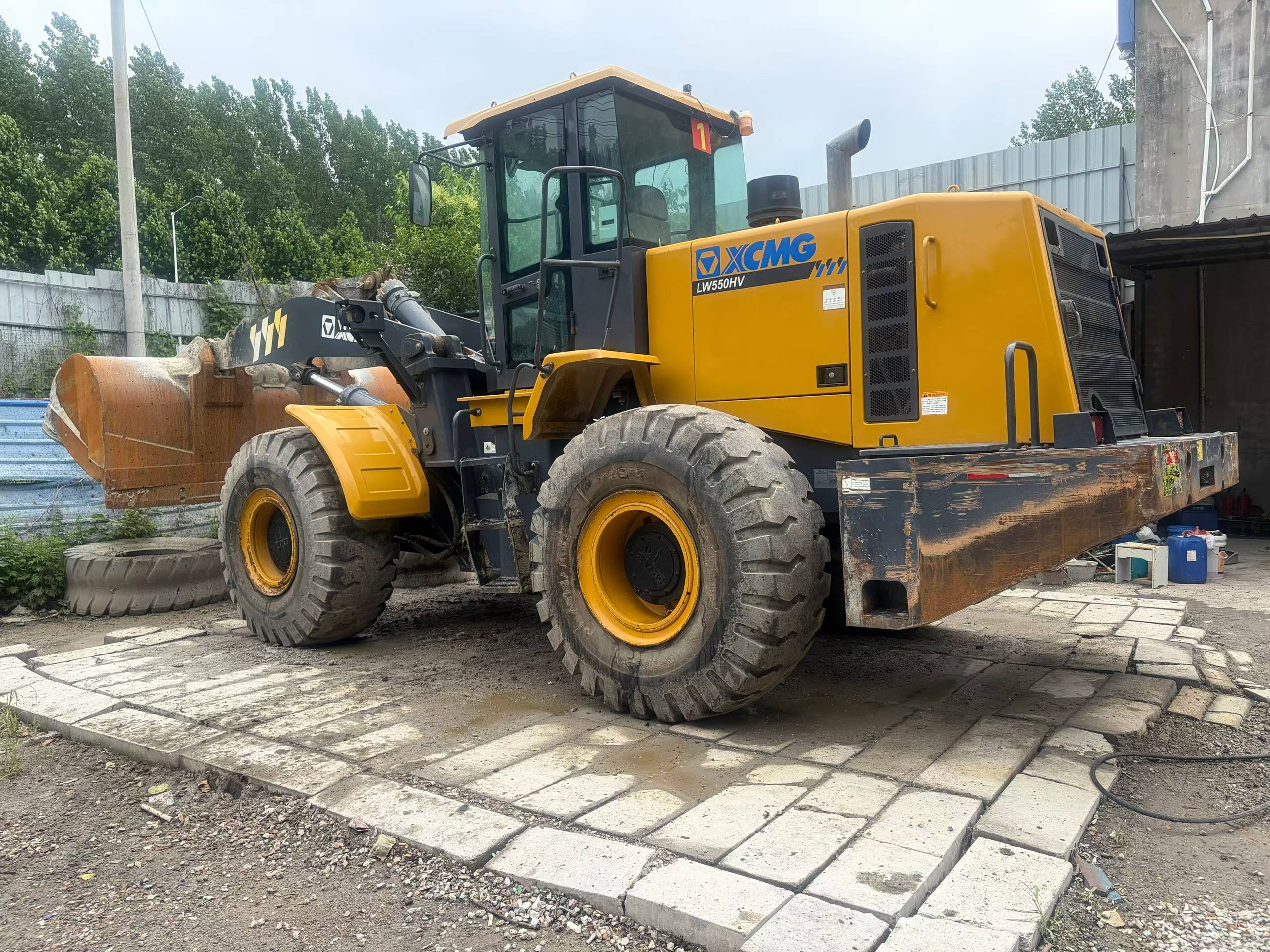 Buy XCMG LW550HV Used Loader / 2