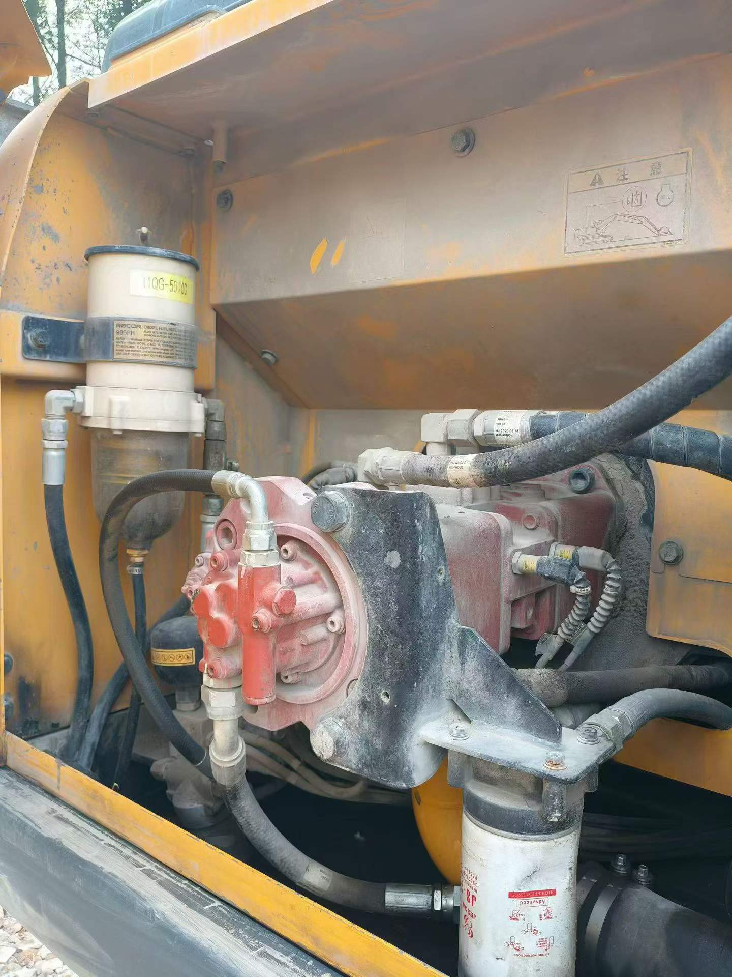 Compre Escavadeira Hyundai R215-7 Usada / 7