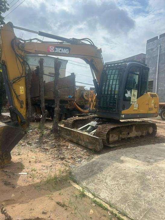 Buy XCMG XE85C Used Excavator / 1