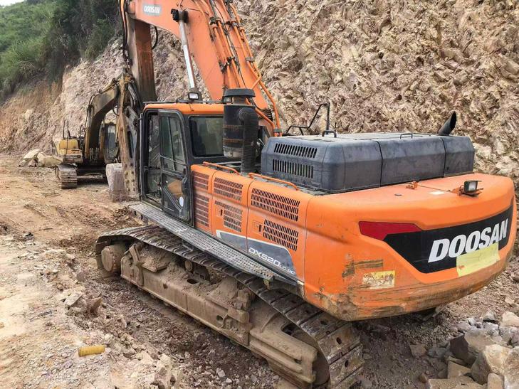 Buy Doosan DX520LC Used Excavator / 1