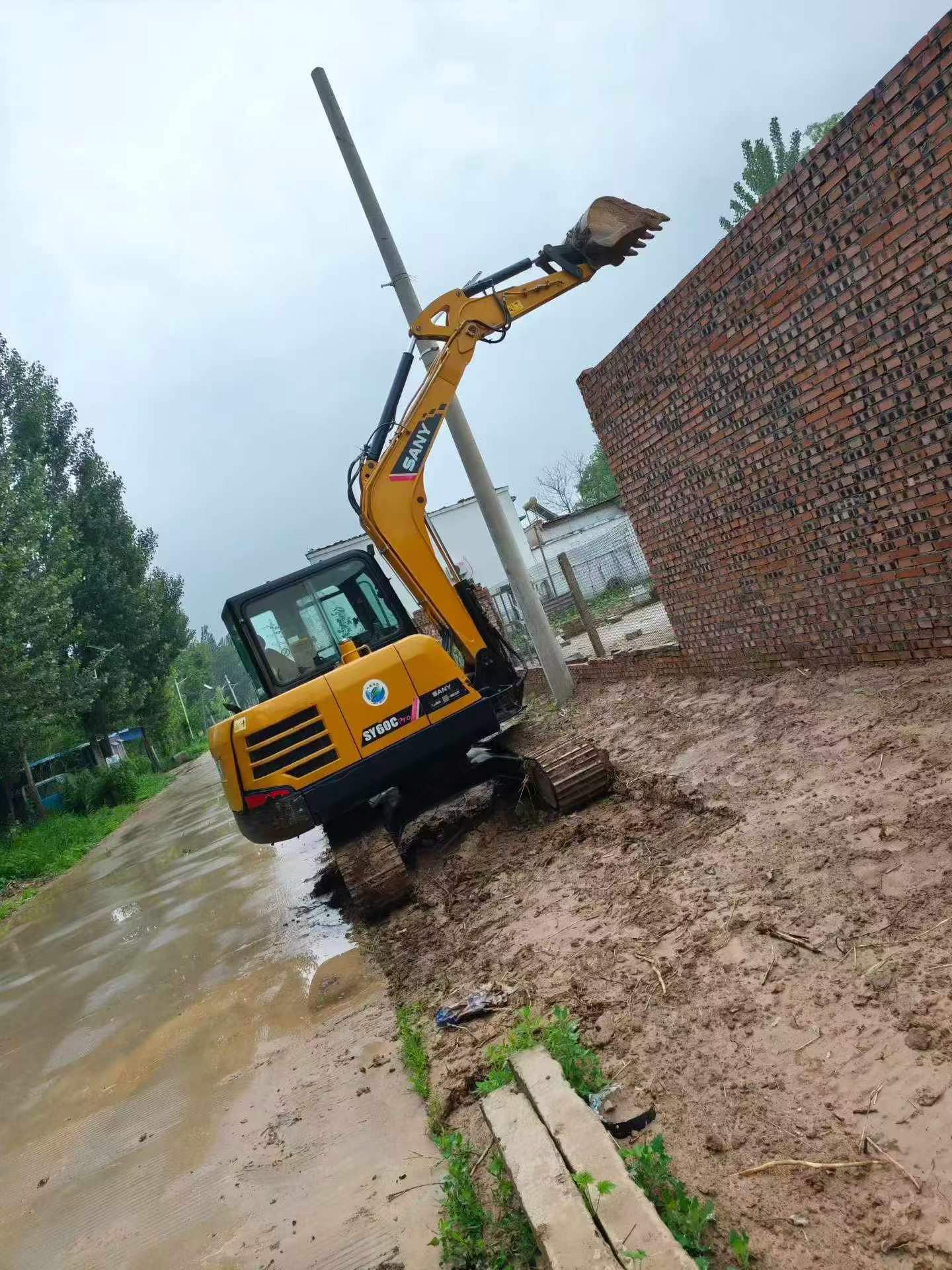 Buy Sany SY60 Used Excavator / 6