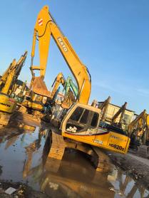 Buy Kato 820-3SP Used Excavator / 2 Buy Kato 820-3SP Used Excavator / 2