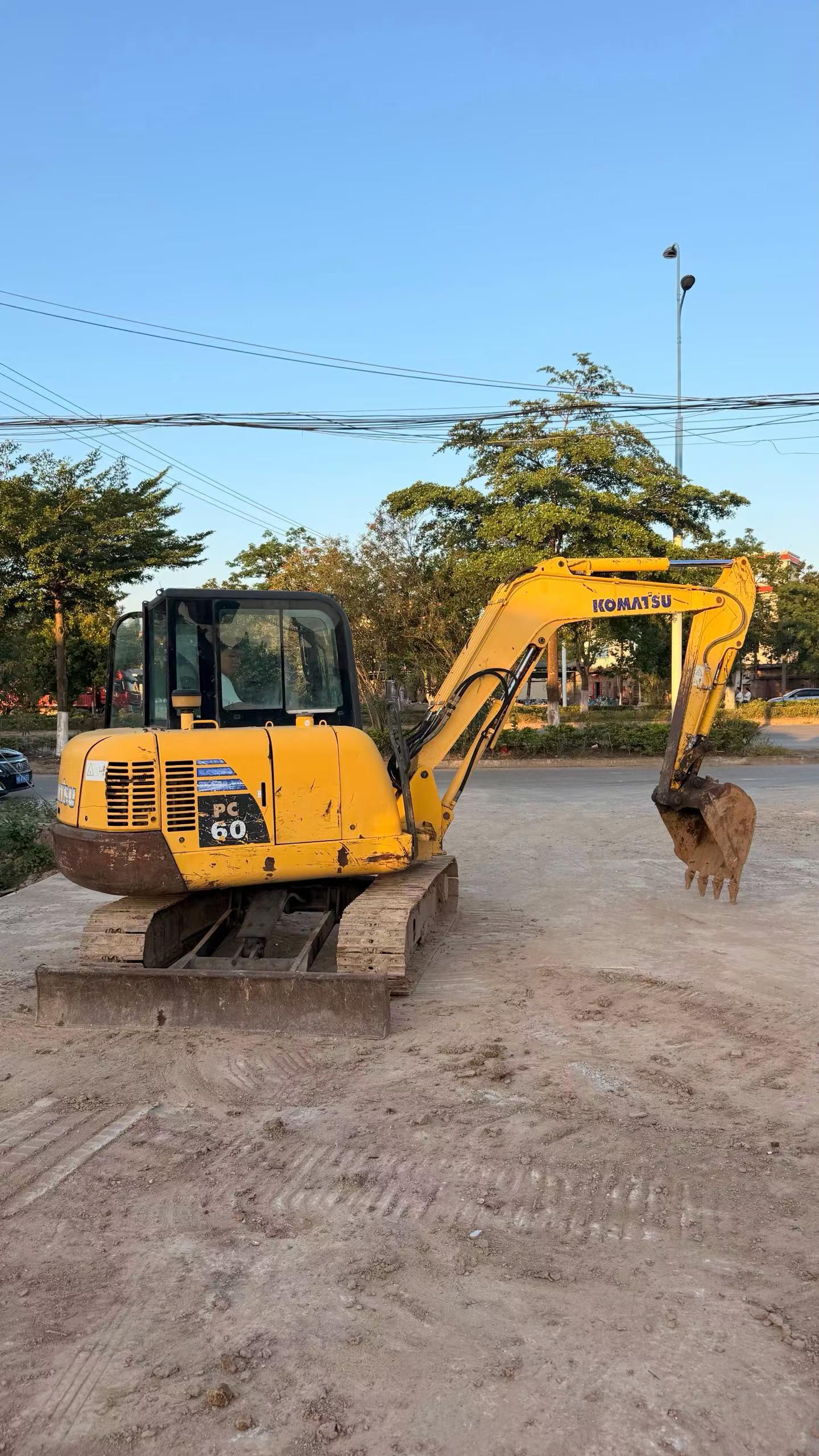 Comprar Komatsu PC56-7 Usado Excavadora