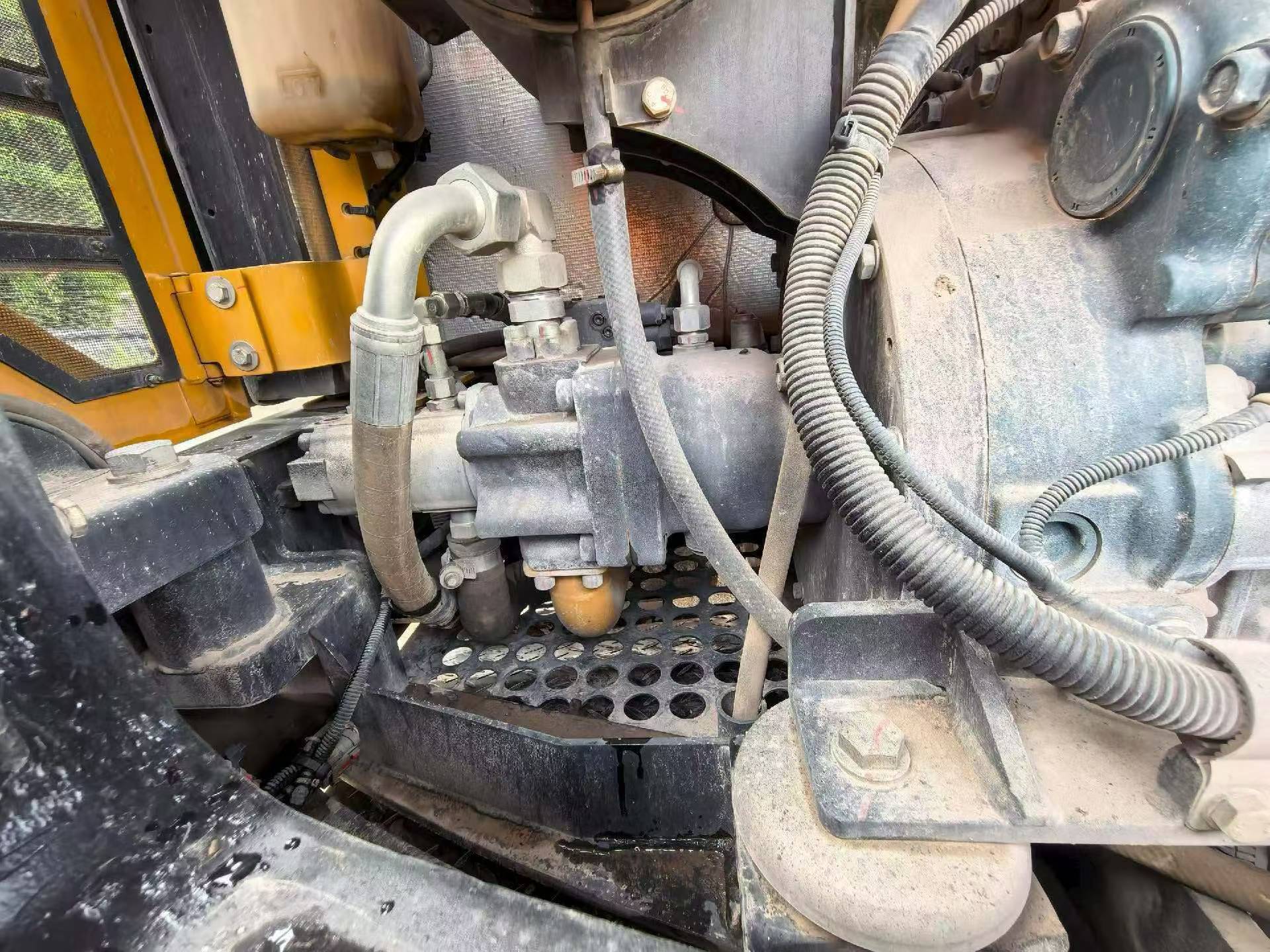 Buy Sany SY65C Used Excavator / 2