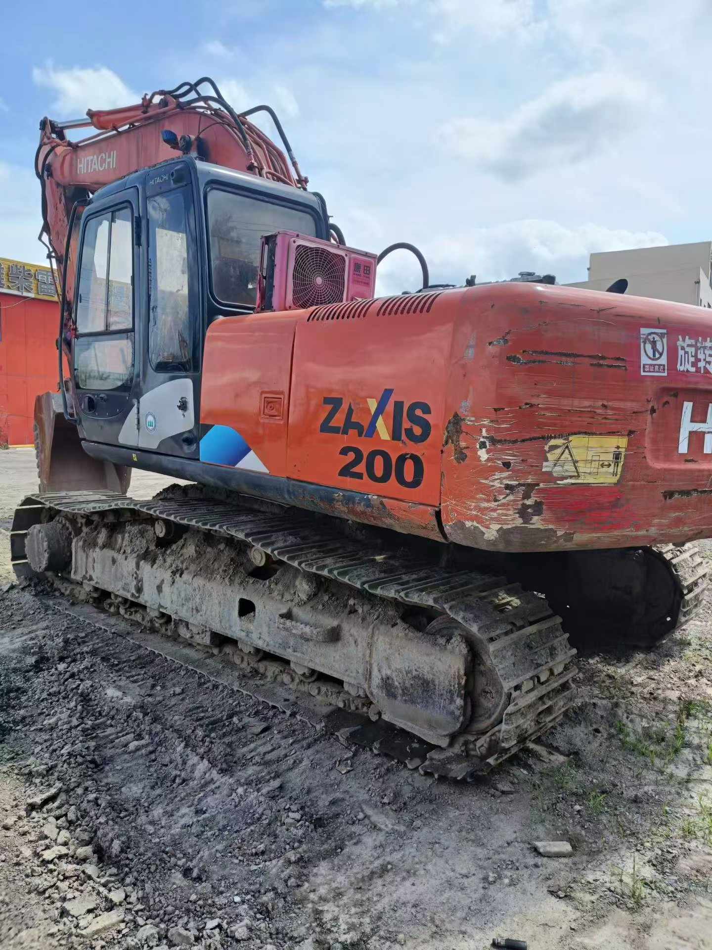 Купить Подержанный Экскаватор Hitachi EX200-5 / 4