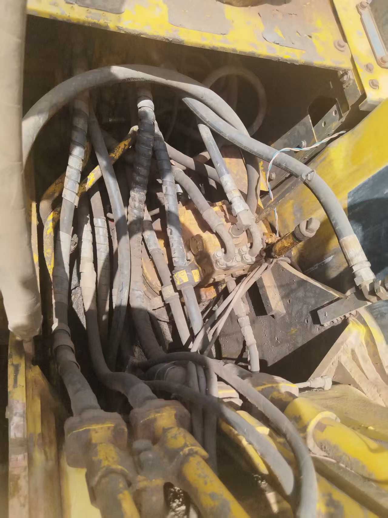 Buy Komatsu PC240-6 Used Excavator / 8