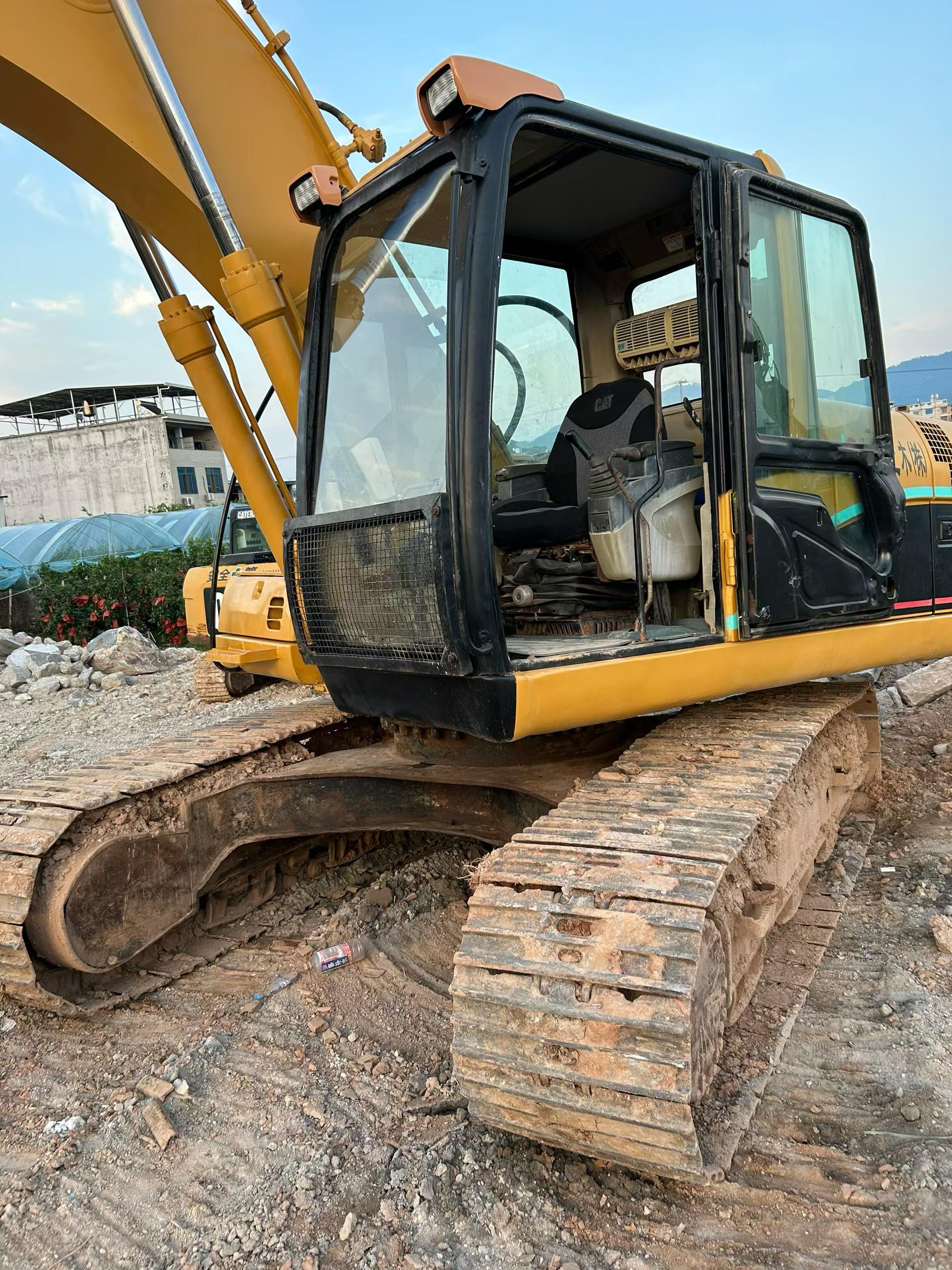 Buy Caterpillar 320C Used Excavator / 3