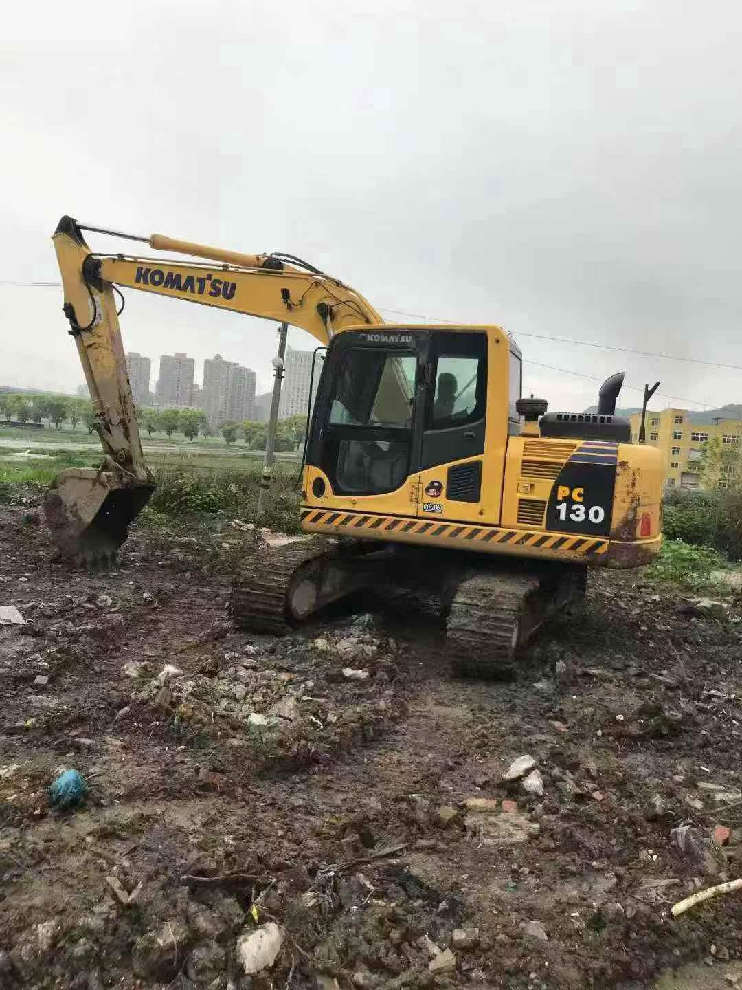 Buy Komatsu PC130-8 Used Excavator / 9