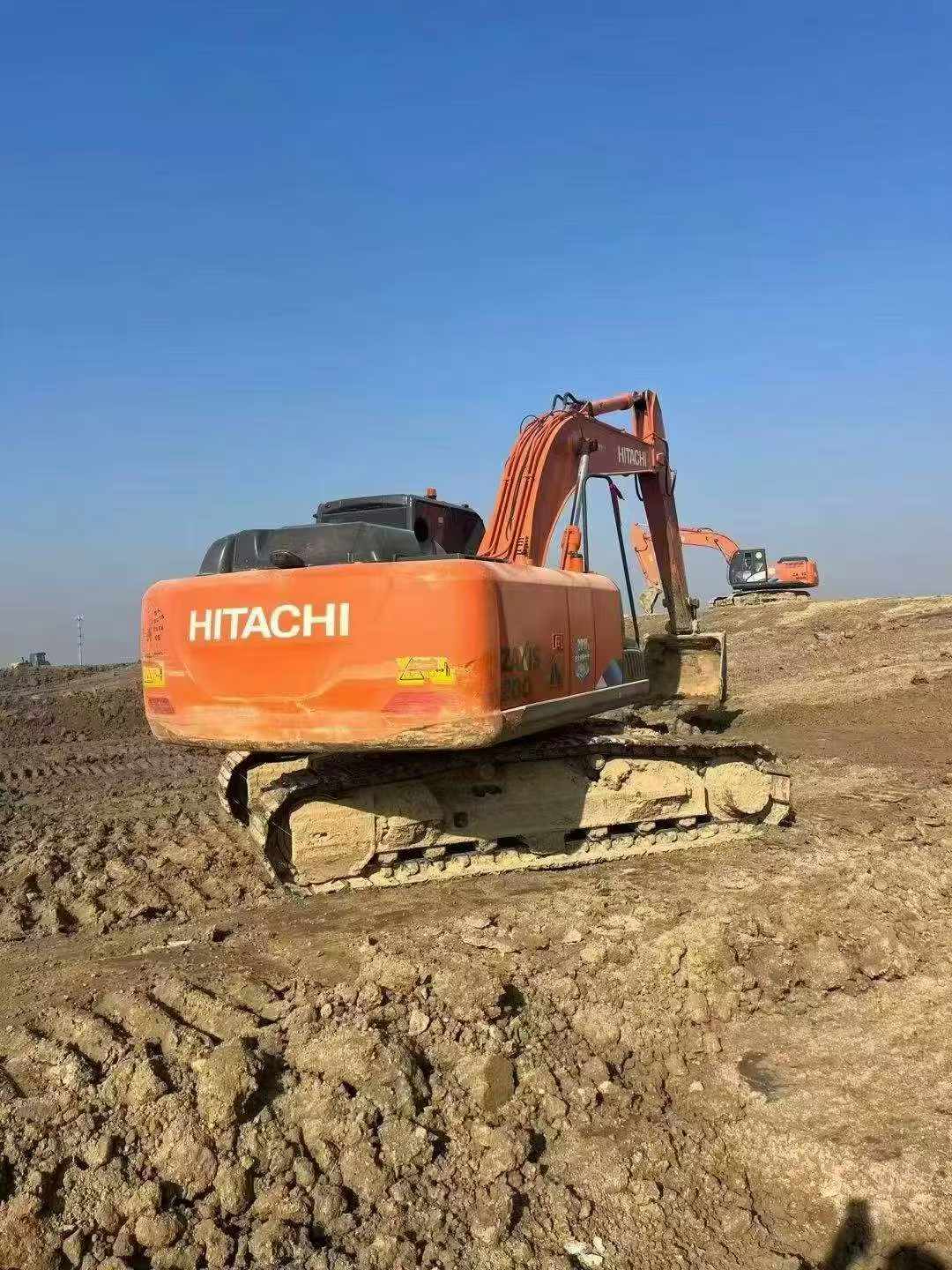Buy Hitachi ZH200-5A Used Excavator / 2