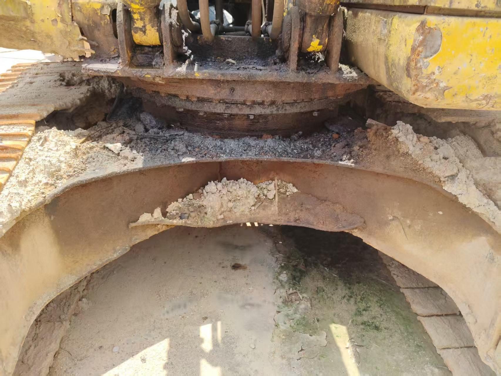 Buy Komatsu PC200-7 Used Excavator / 6