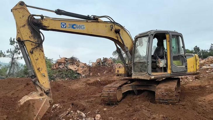 Buy XCMG XE150 Used Excavator / 1