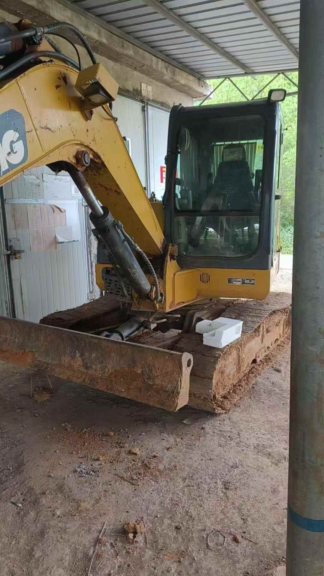 Compre Excavadora XCMG XE60DA Usada / 2