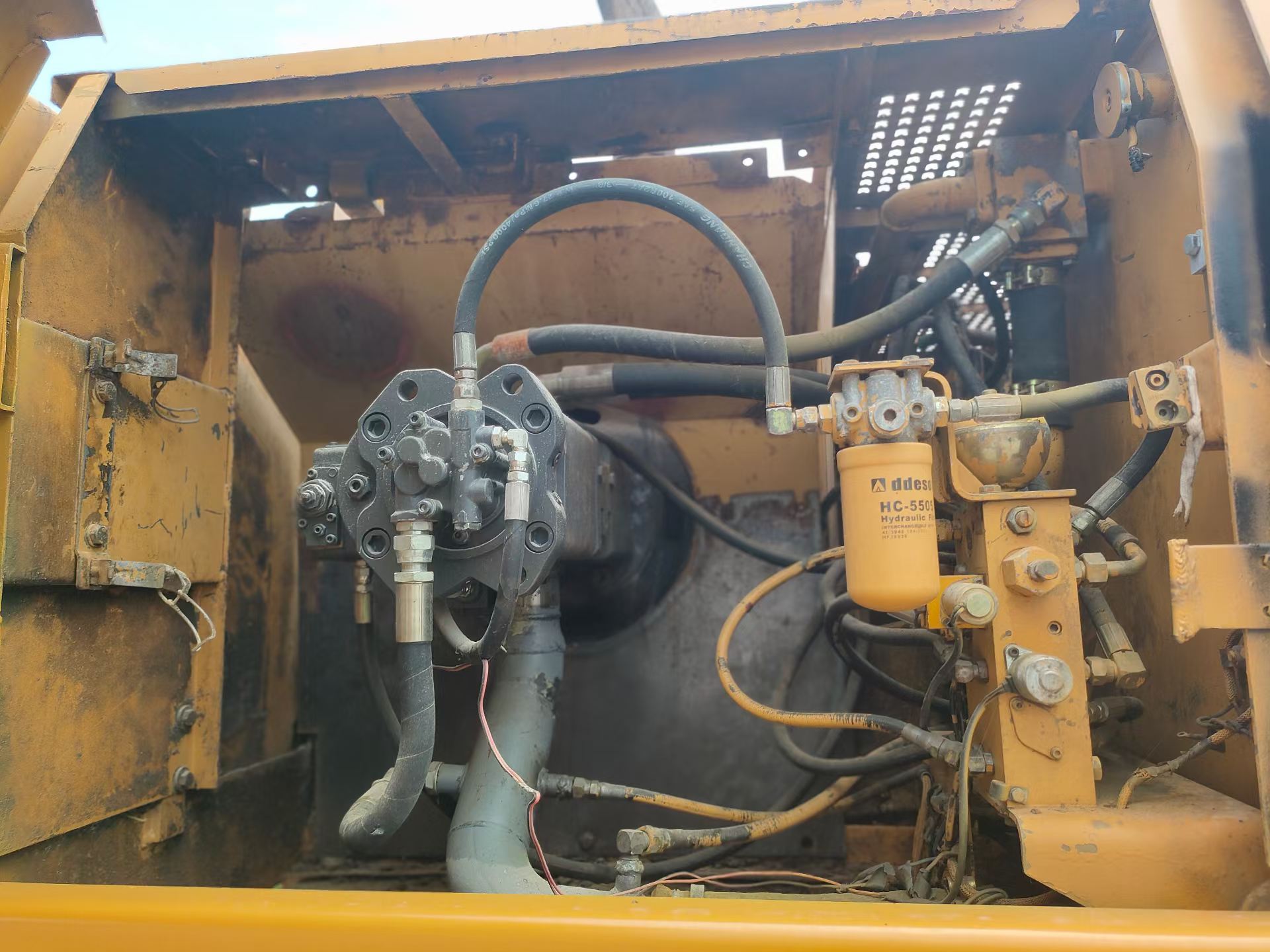 Buy Caterpillar 320V2 Used Excavator / 7