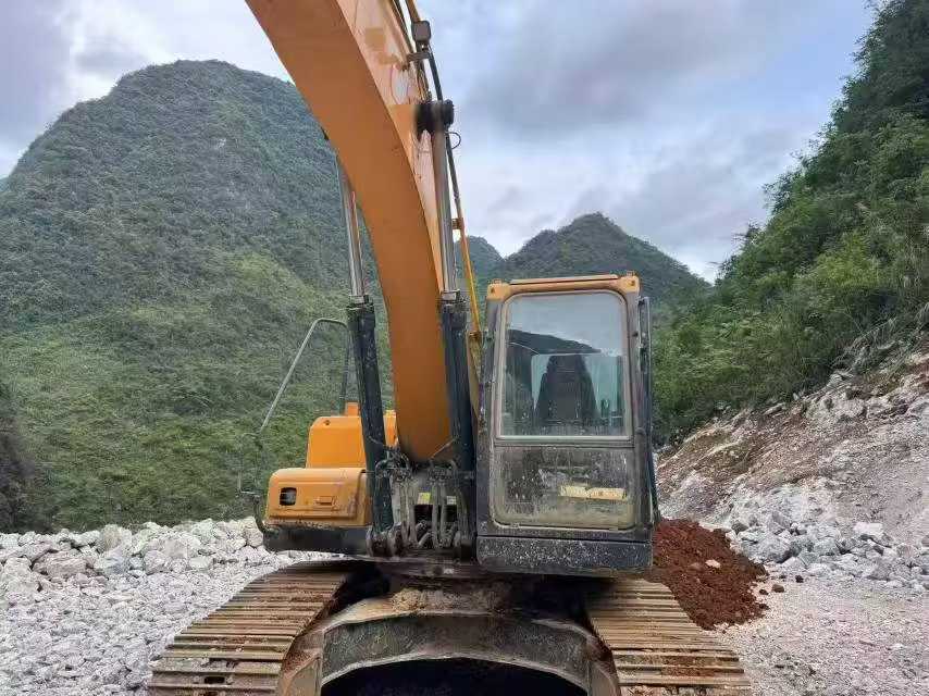 Buy Hyundai R215-7 Used Excavator / 2