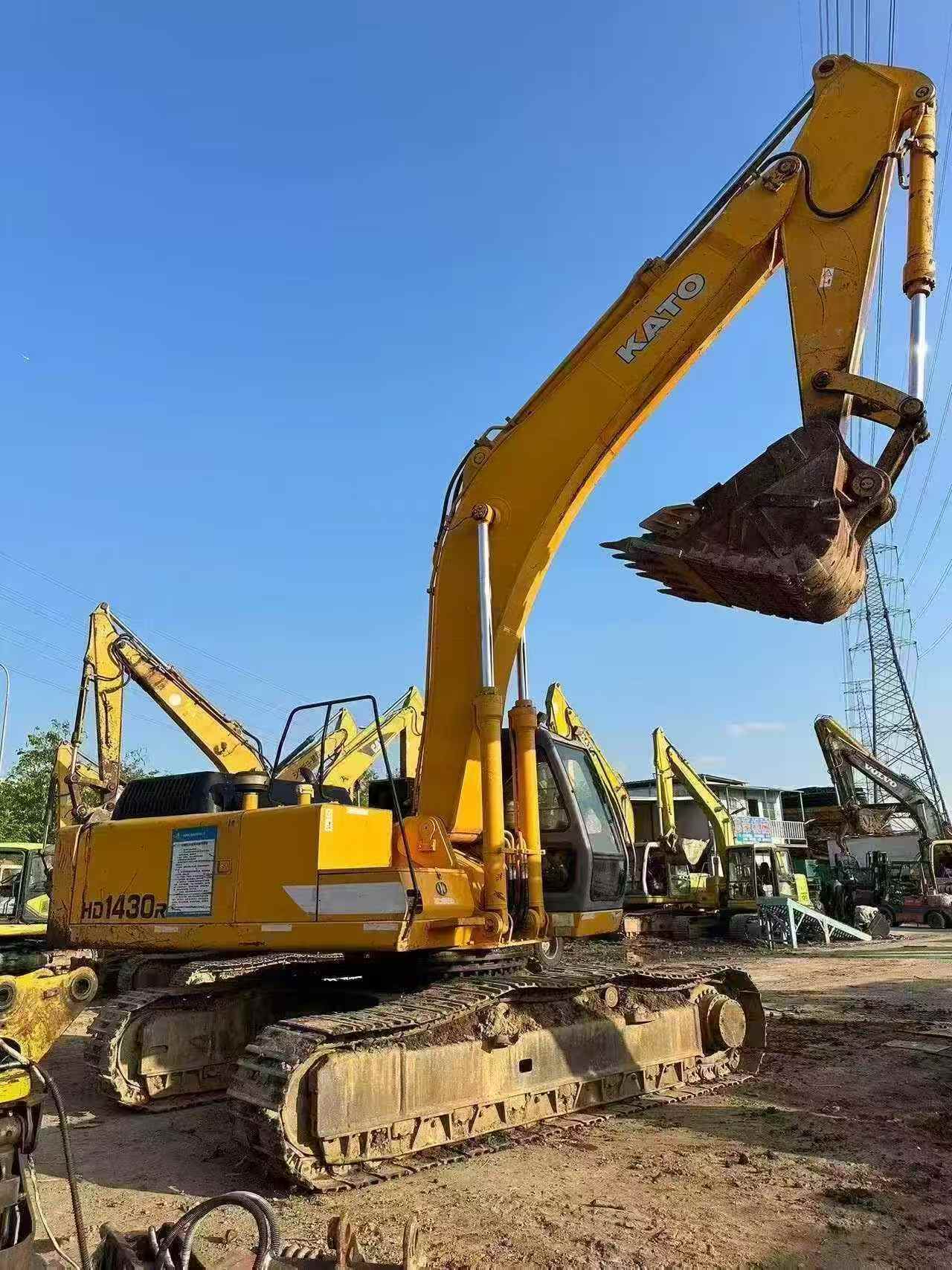 Buy Kato HD1430R Used Excavator / 2