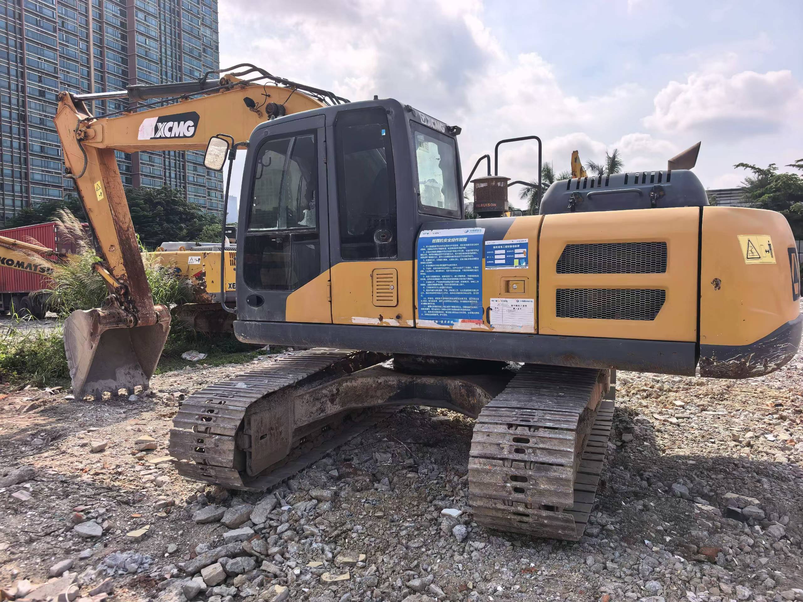 Compre Excavadora XCMG XE200 Usada / 7