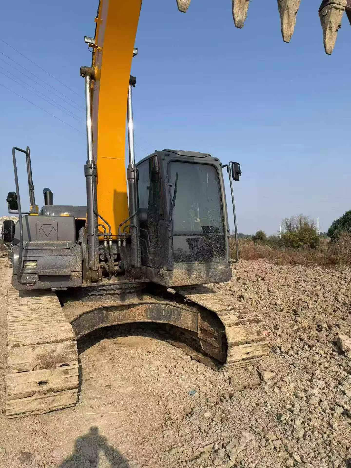 Compre Excavadora XCMG XE200DA Usada / 2