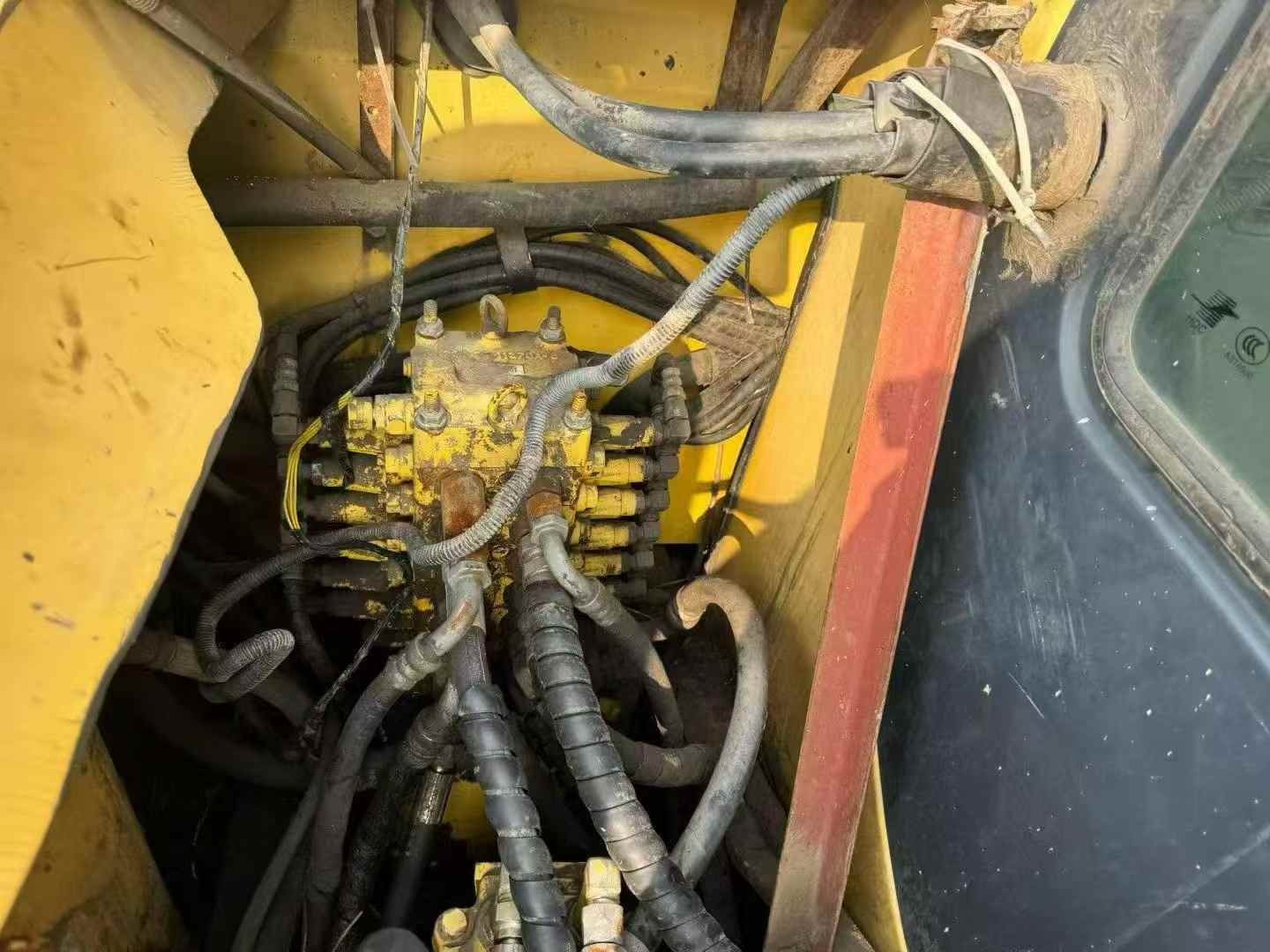Купить Подержанный Экскаватор Komatsu PC60 / 6