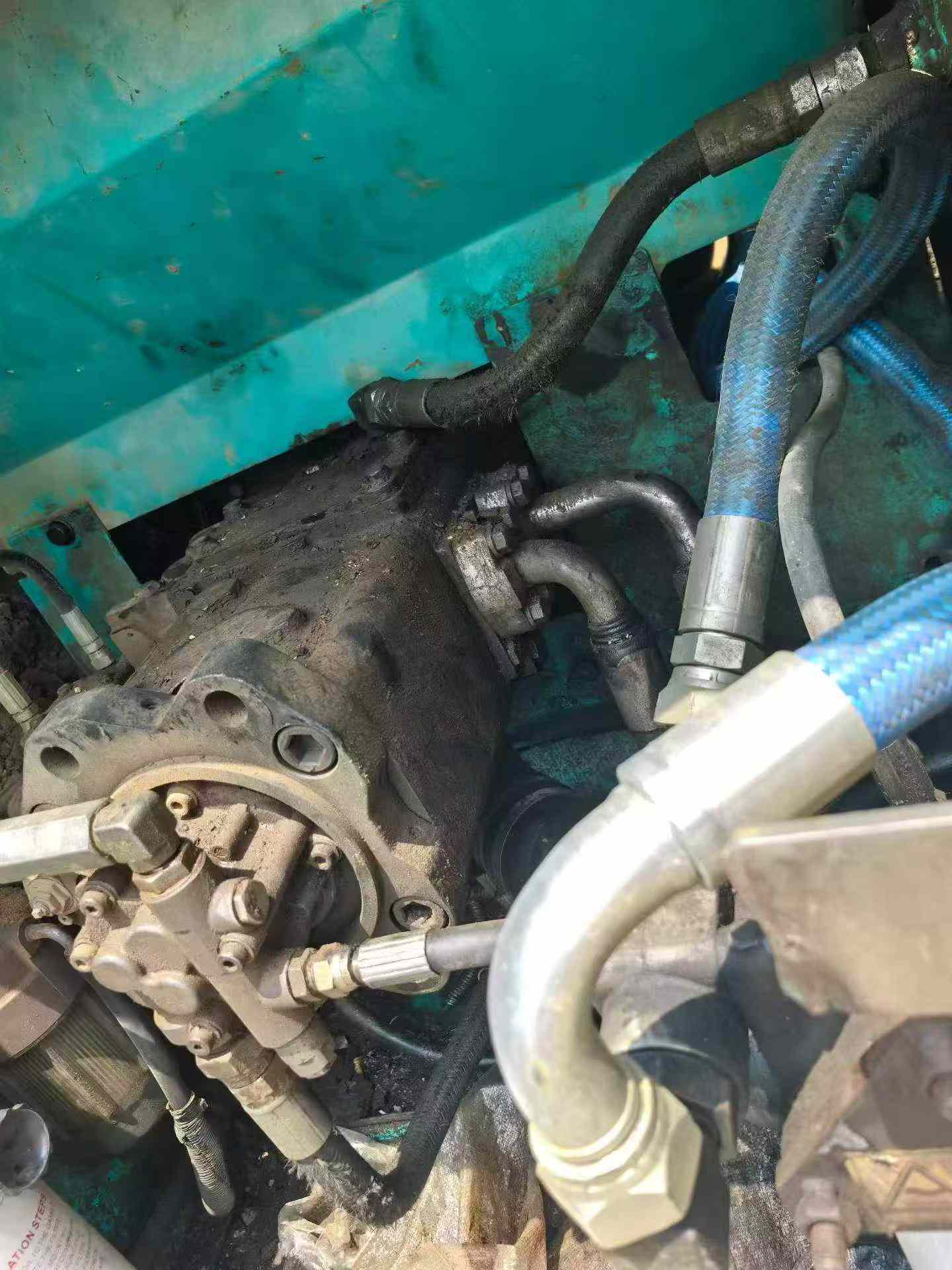 Buy Kobelco SK200 Used Excavator / 4