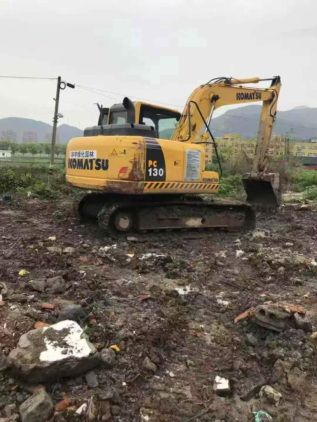 Buy Komatsu PC130-8 Used Excavator / 8