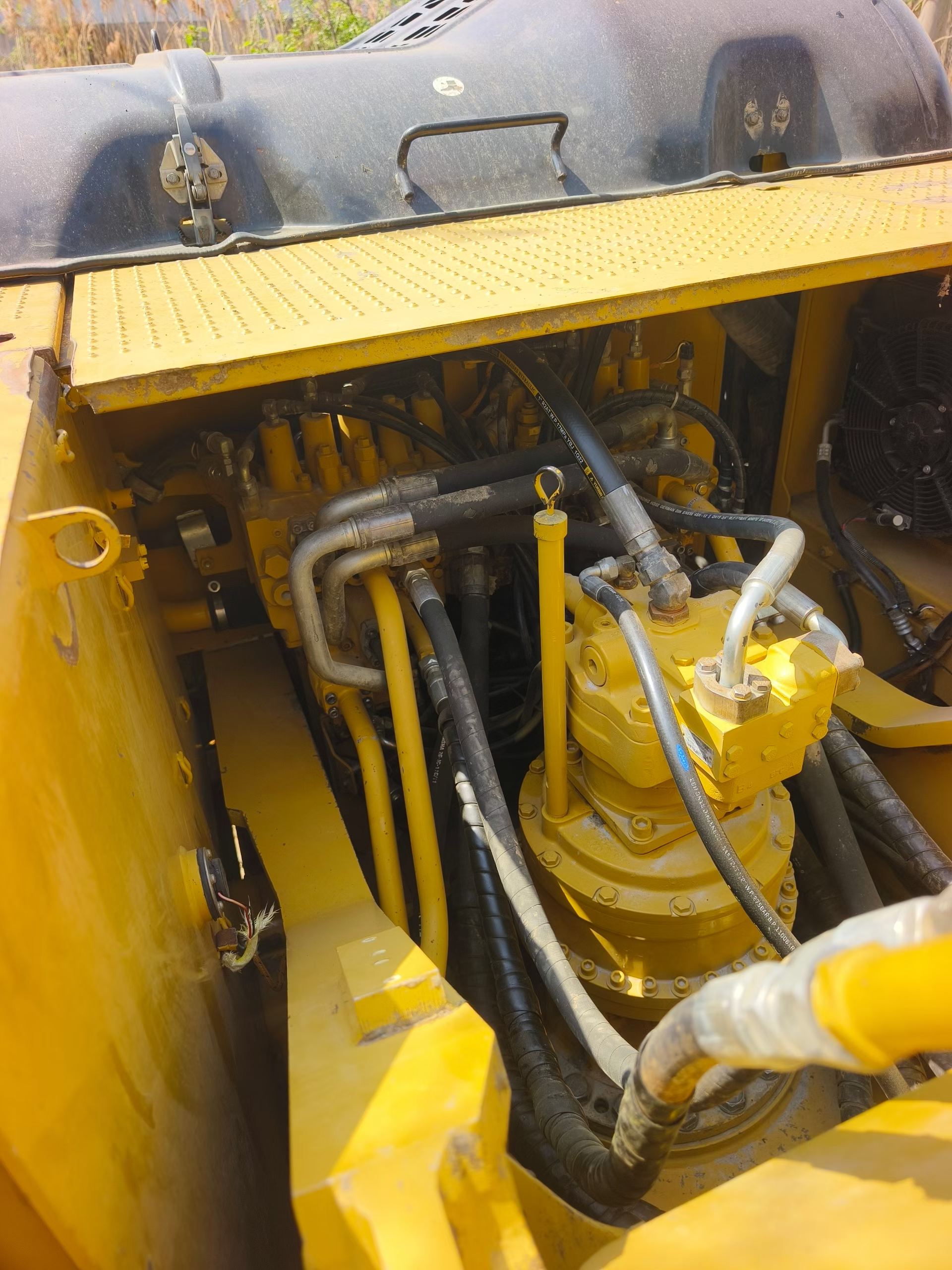 Buy Caterpillar 330B Used Excavator / 8