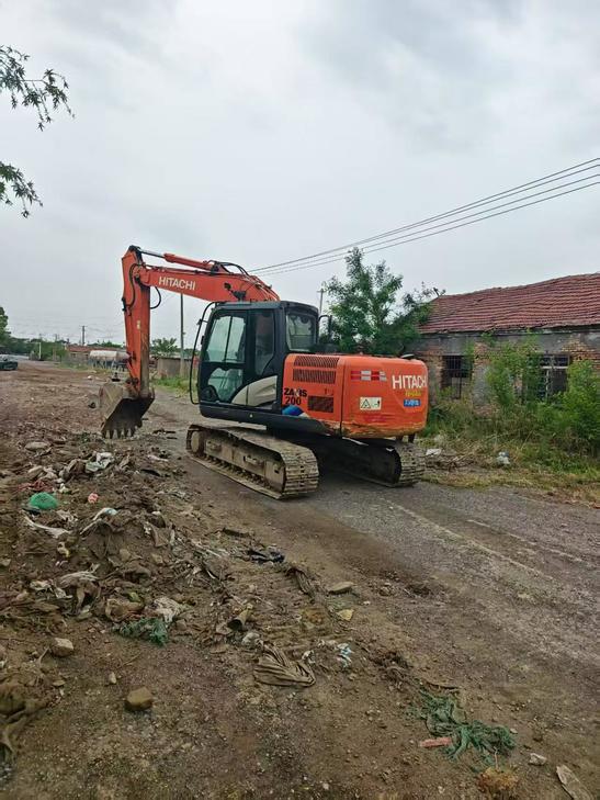 Buy Hitachi EX130 Used Excavator / 1
